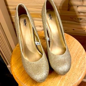 Size 8 glittery heels